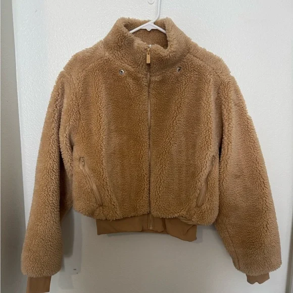 ALO Foxy Sherpa Jacket in Camel without Hood! - Picture 5 of 15